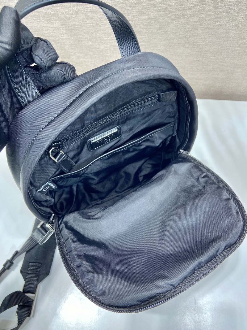 Pra*a waist chest packs